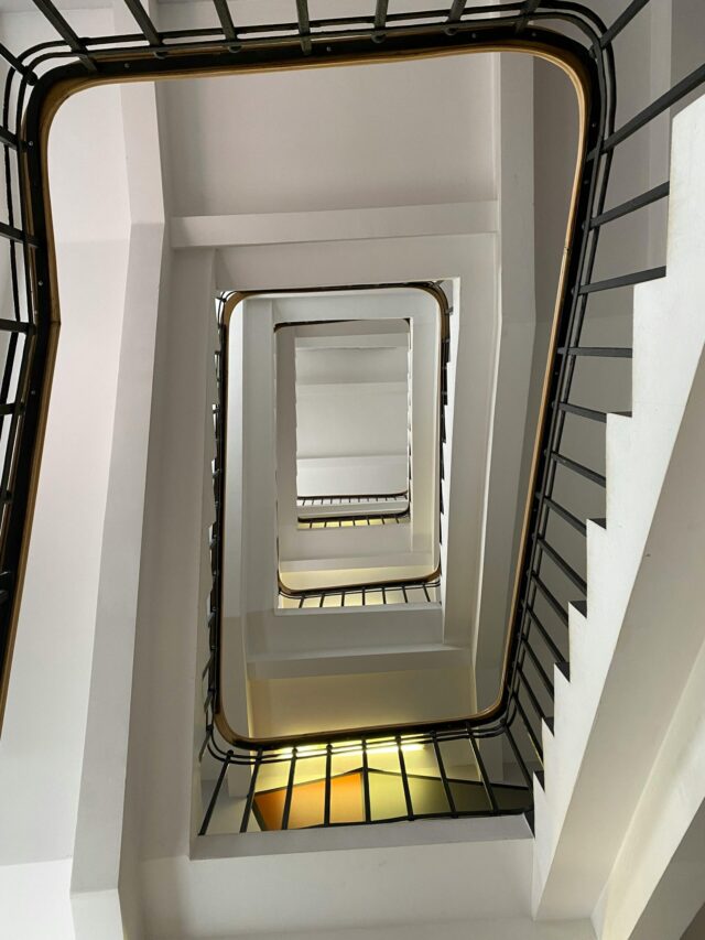 Daring Design Choices: Are Modern Staircases Right for You?